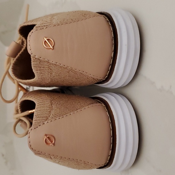 Cole Haan Woman Sneakers  5.5 - Picture 2 of 7
